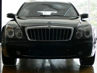 Illustration for article titled Maybach 62S Landaulet: Buy It Now On EBay For Just $2.2 Million